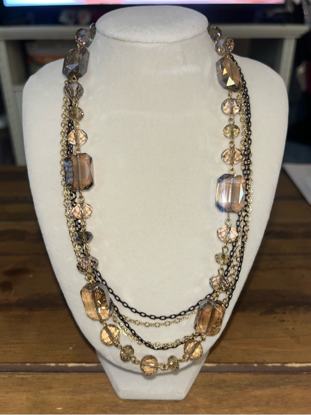 🤎💎Multi-Strand Champagne Crystal Necklace #statementpiece. Never been worn.
